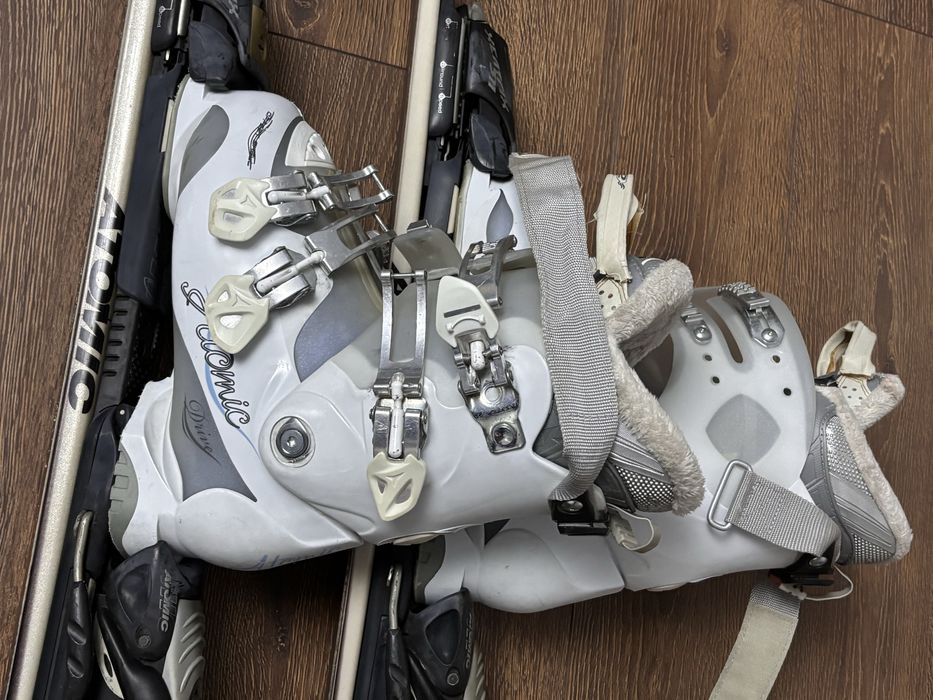 Ser skiuri si clapari Atomic