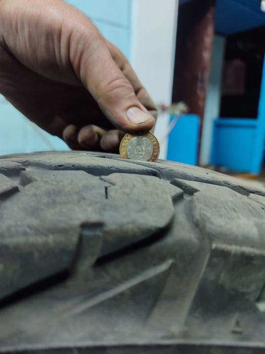 Продам 2 балона на r15 BRIDGESTONE AT