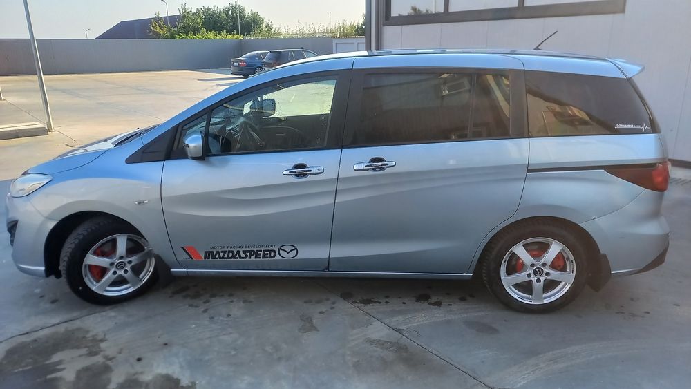 Vând Mazda 5 cu 7 locuri