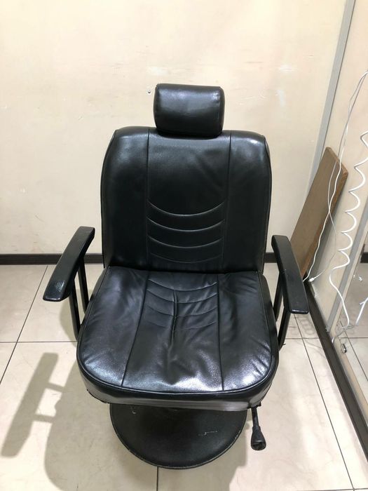 Kreslo srchna sotiladi