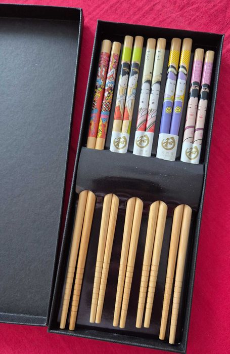 НАМАЛЕН Луксозен комплект пръчки за суши в кутия