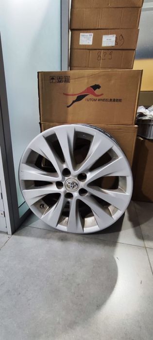 Комлпект дисков на Toyota, R18