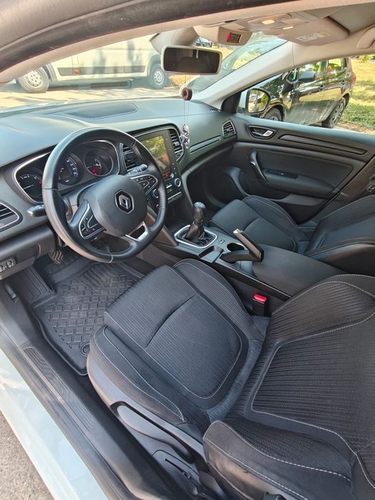 Vând Megane IV 1.3 benzina