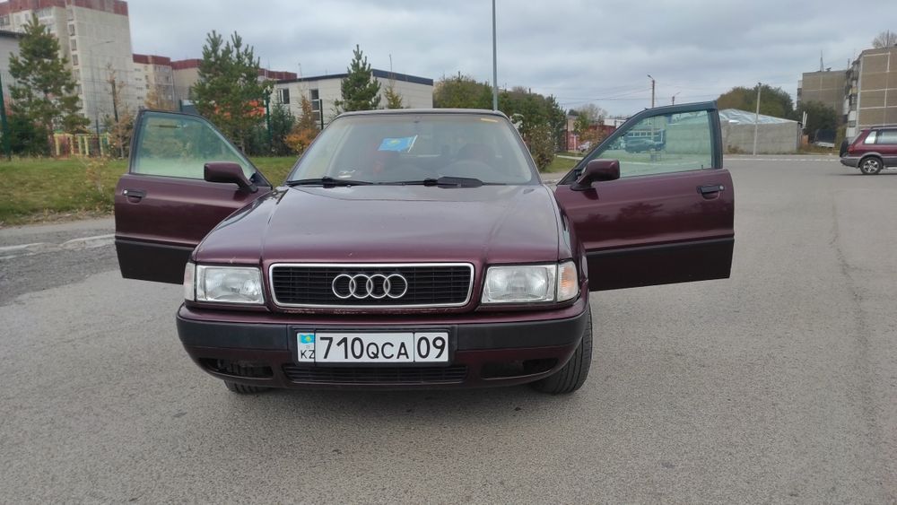 продаю  Ауди б 4