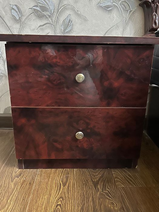 Спальня +тумбочка+честр