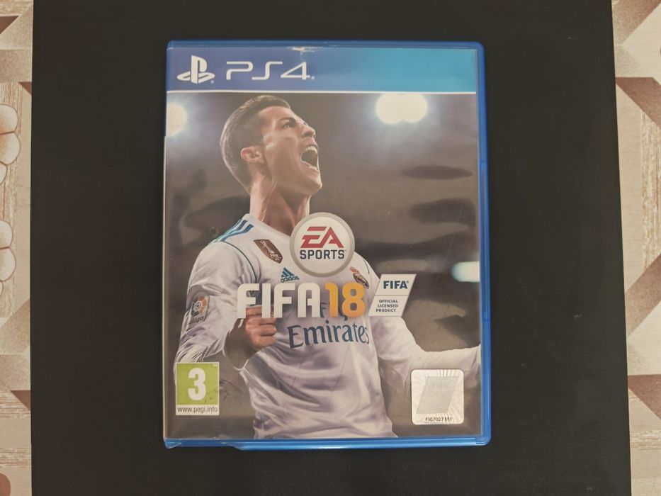 PS4 1TB със 3 игри и един джойстик