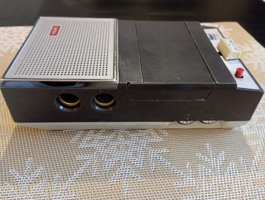 Vând reportofon Philips