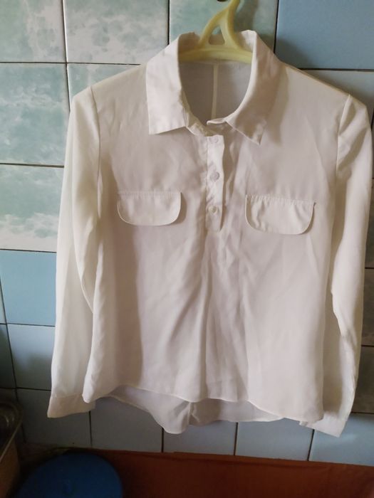 Продаю школьную кофточку для девочки