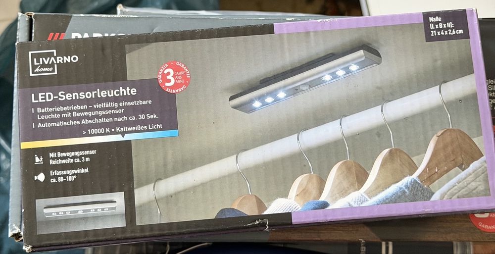 Lampa LED cu acumulator, senzor de miscare pentru dulap haine