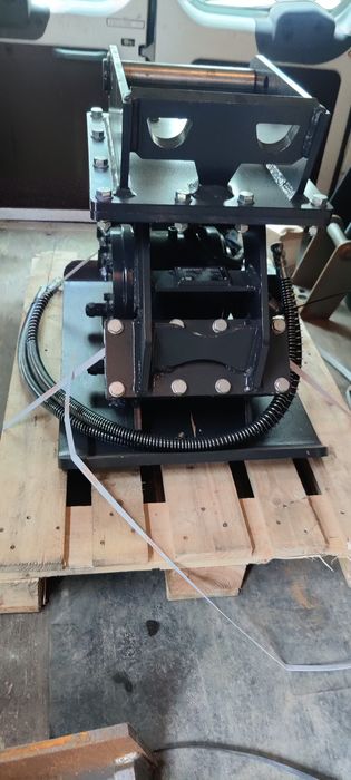 Placa compactoare hidraulica pentru excavator
