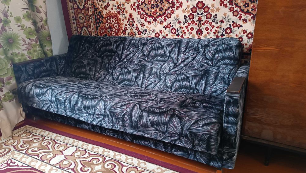 Диван СССР.                      .