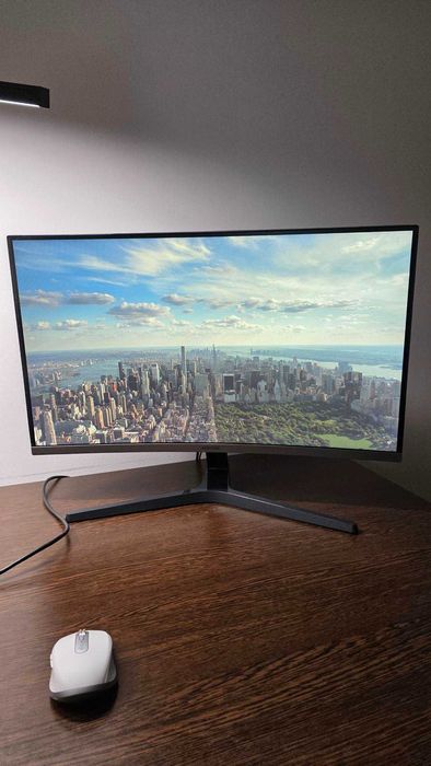 Monitor Samsung 27" curbat