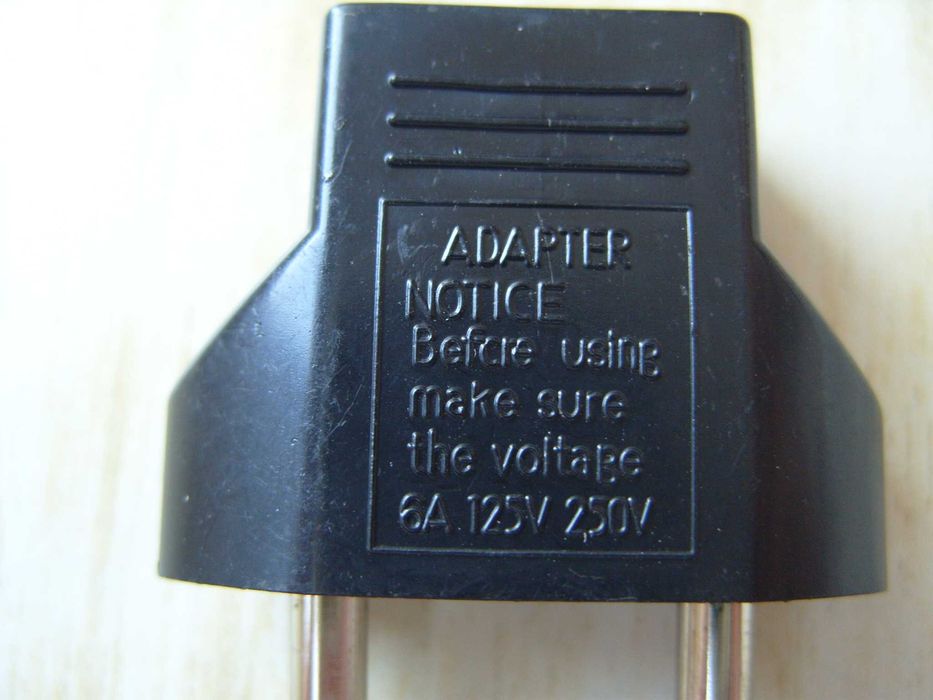 Мрежов адаптер от US (американски) към EU (европейски)