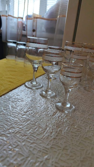 Продам рюмки на ножке