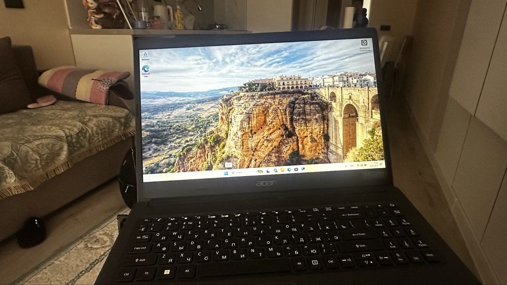 Ноутбук от компаний acer