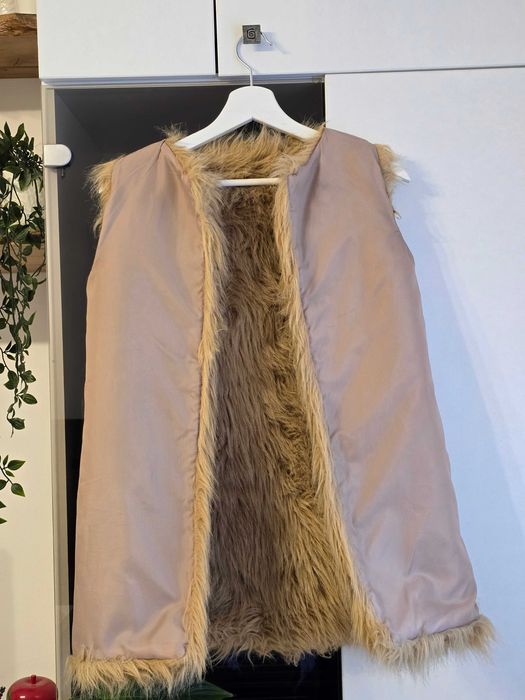 Vesta din blana eco -> Poema