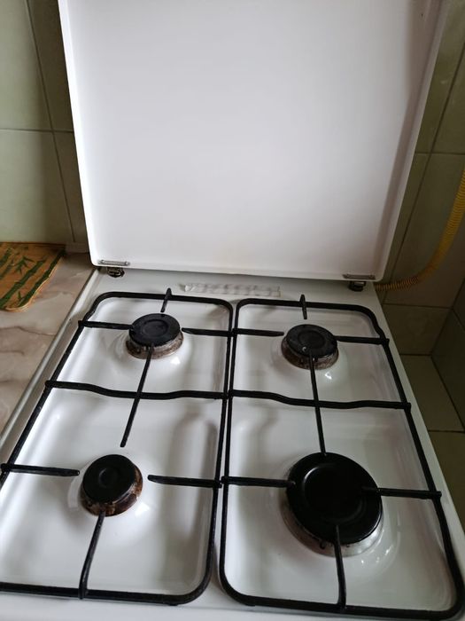 Продам газовую плиту