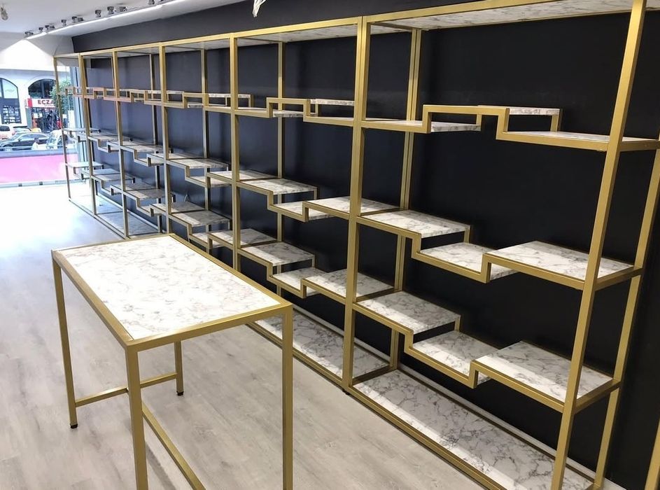 Проектиране и цялосно оборудва за бутици  и магазини.