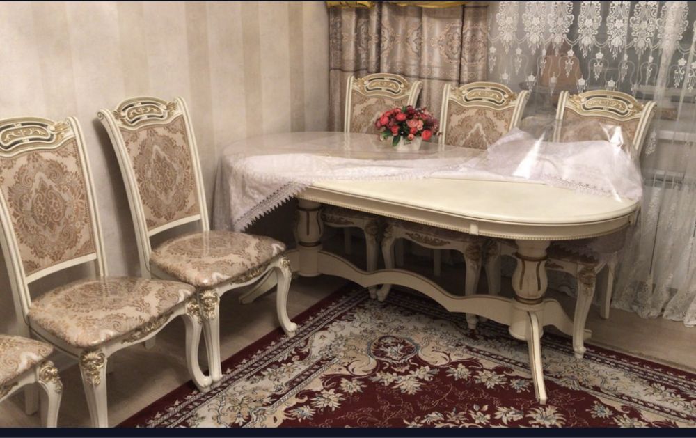 Стол + стулья 10 штук