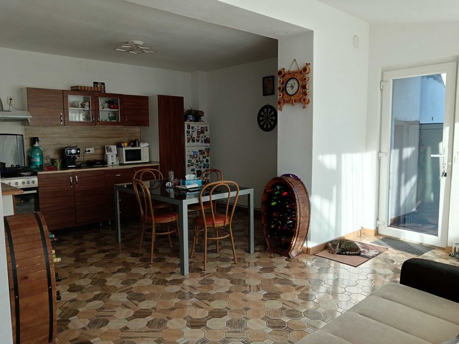 Casa 3 camere , complet mobilata