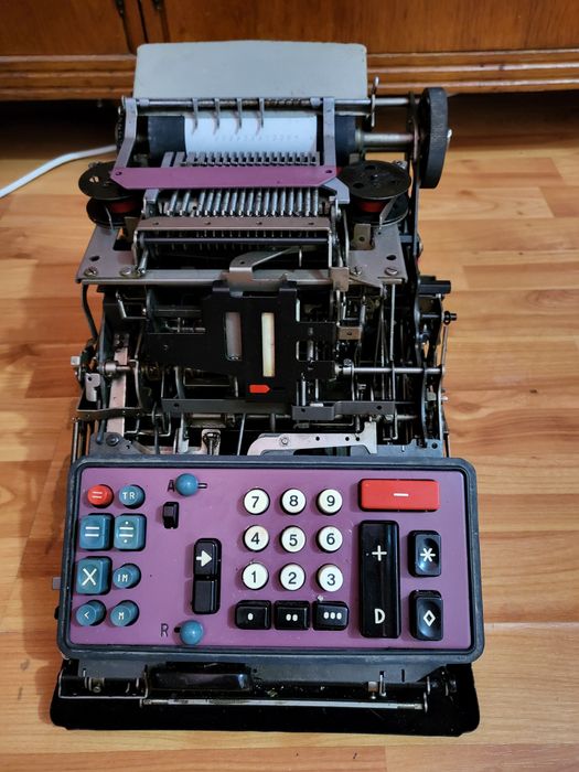 Masina de calcul Olivetti Divisumma 24 recondionata