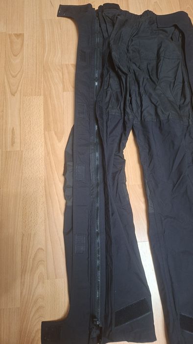 Штаны HellyHansen для альпинизма.