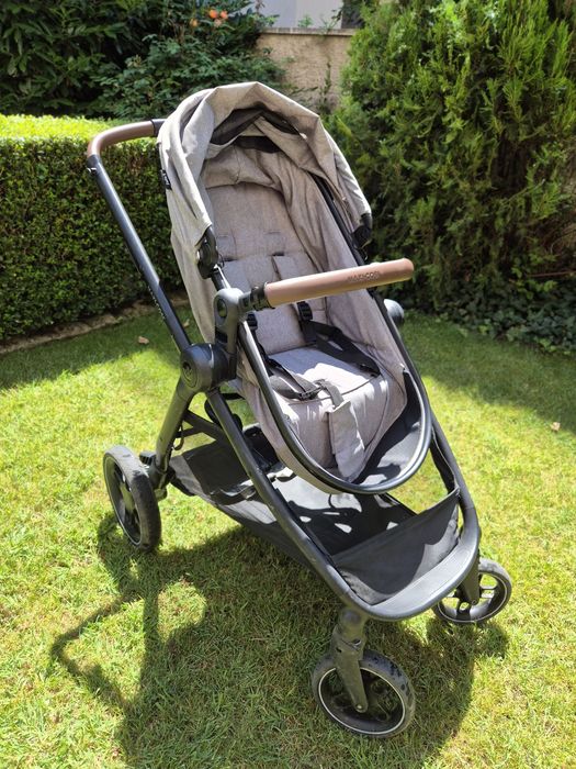 Детска количка Maxi cosi Zelia S 3 в 1, база  за кола Maxi Cosi Familyfix2, бебешки термочанти, памперси размер 2 и 3