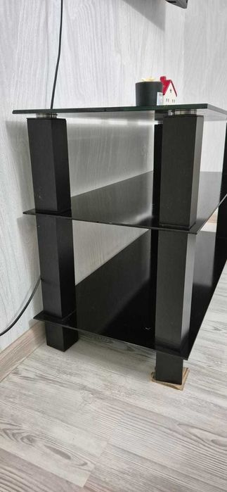 Продам полку под телевизор