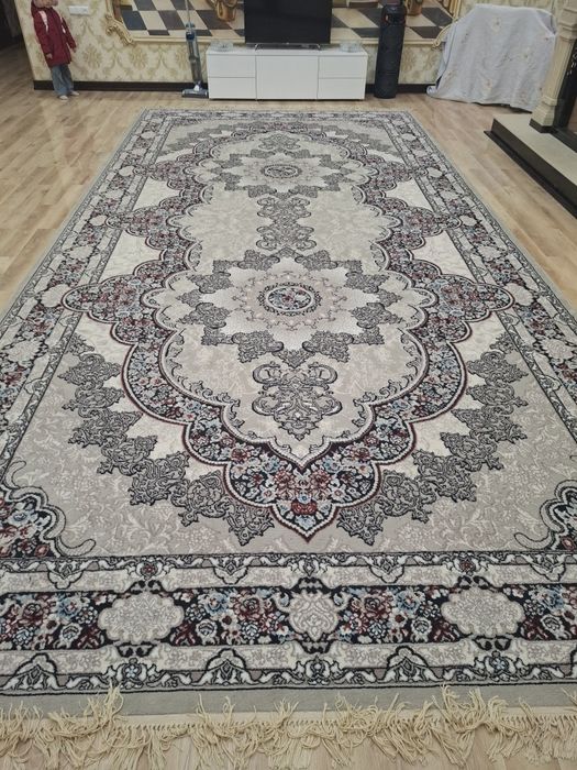 Gilam sotiladi srochno