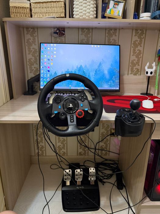 Игровой руль Logitech