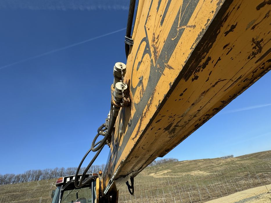 Buldoexcavator Case 580 Ranger impecabil  5700 ore de functionare