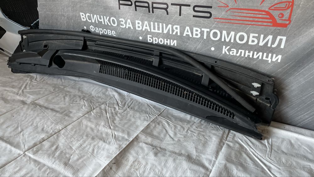 2 броя решетка под чистачки Toyota Yaris 2017-2020