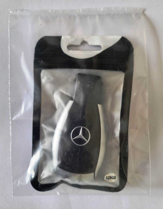 USB 2.0 sub forma de cheie MERCEDES 128GB Nou ambalat!