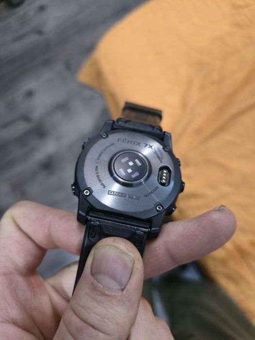 Garmin Fenix 7x sapphire solar