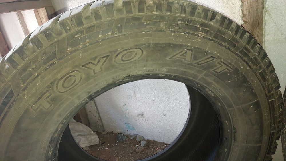 Продам шины (балоны) 325/60/18