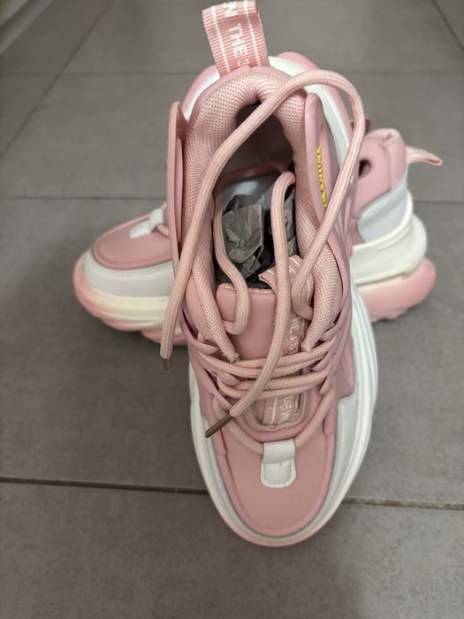 Спортни обувки -сникърси