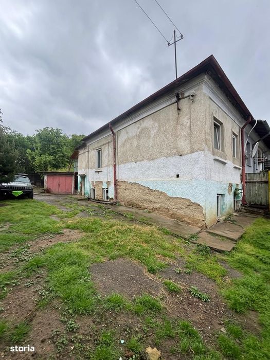 Casa cu 4 camere in zona Arcu - Copou