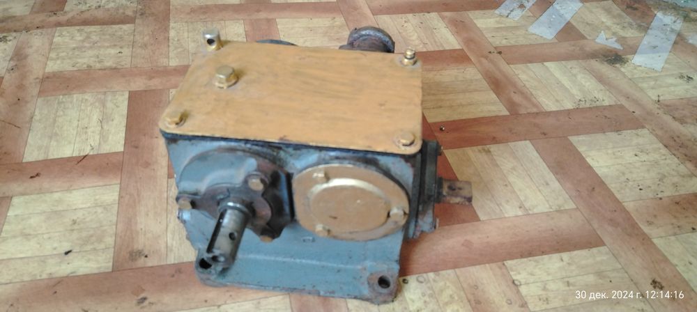 Редуктор 2в1 новый 3 миллион 40 /1,,, 100/1