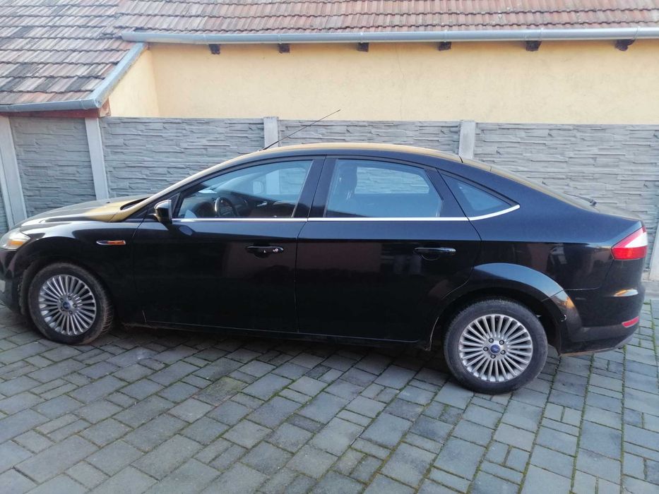 Vând Ford Mondeo
