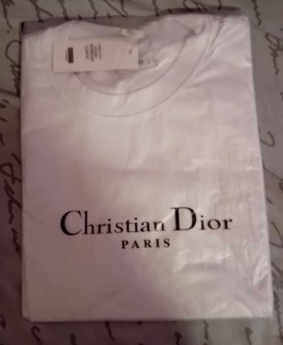 Чисто нова оригинална тениска Cristian Dior