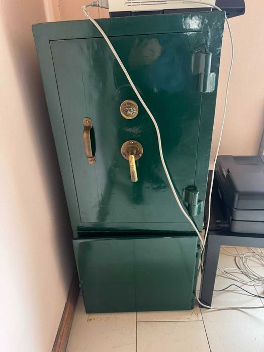 Метални каси в добро състояние