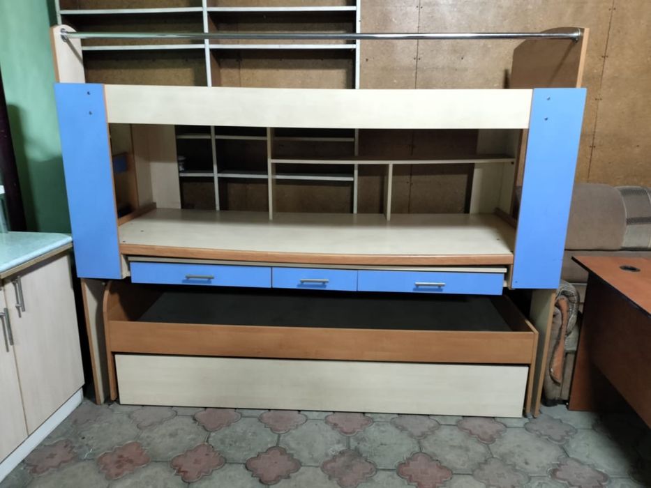 Двухяростная кровать