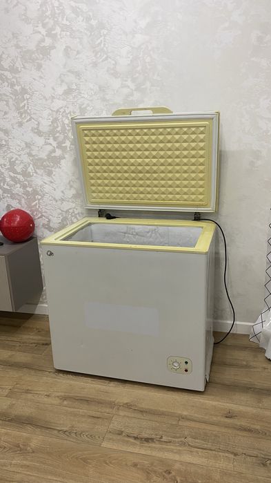 Продам морозильник