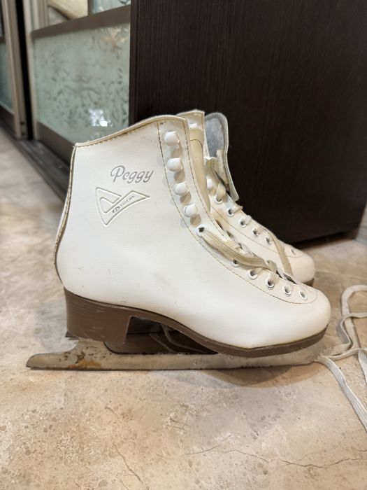 Продам коньки кожаные 36 размер