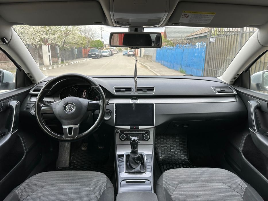 VW Passat B7 - 2.0 - 140 cp - Navigatie - Clima - Computer de bord - BlueMotion