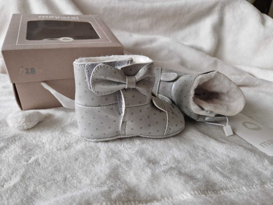 Бебешки буйки Mayoral за момиче