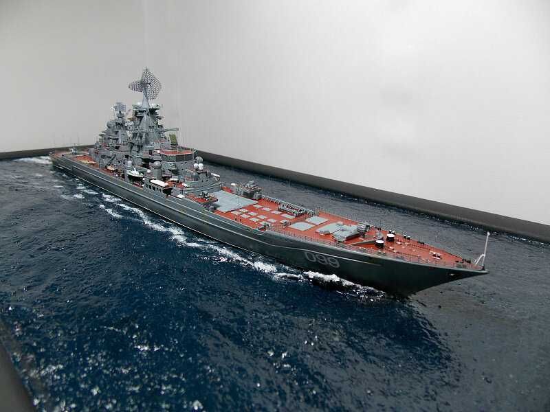 Сборная модель-Российский Атомный Крейсер "ПЁТР ВЕЛИКИЙ" масштаб 1:700