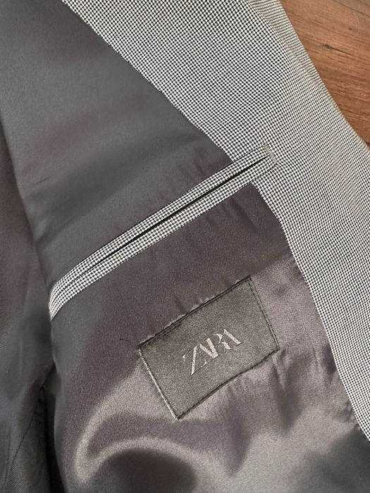 Costum zara Man L nou