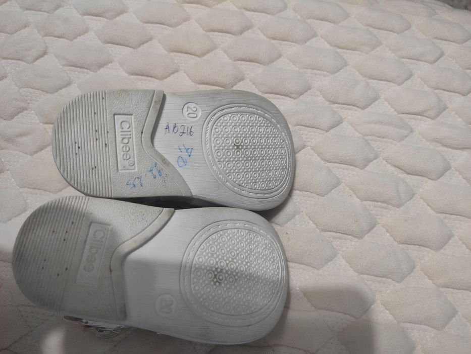 Продам сандали на девочку