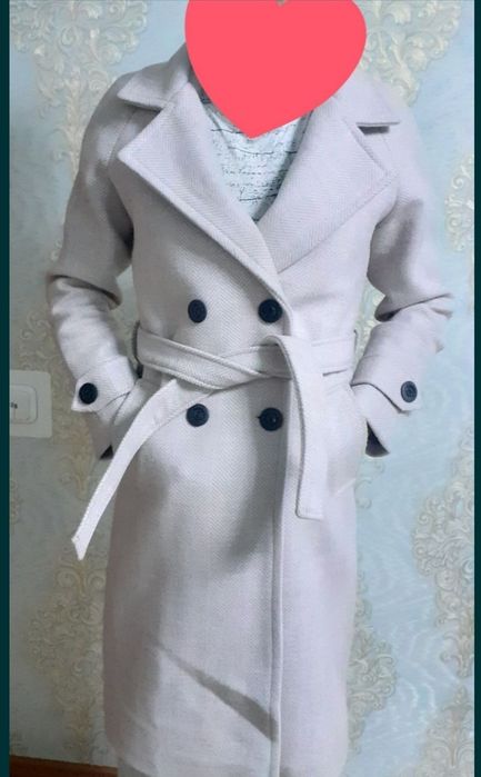 Продам красивое женское пальто. Размер: 46.